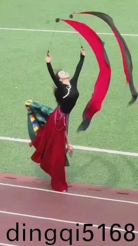 欧美一个女的和黑人合唱