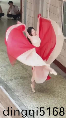 男生女生的亲吻戏视频超甜