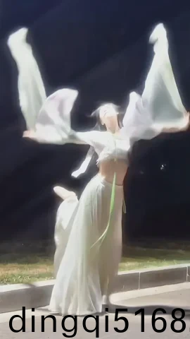 我的小兔兔被男生咬着的感觉