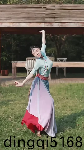 怎么约附近的人打扑克啊