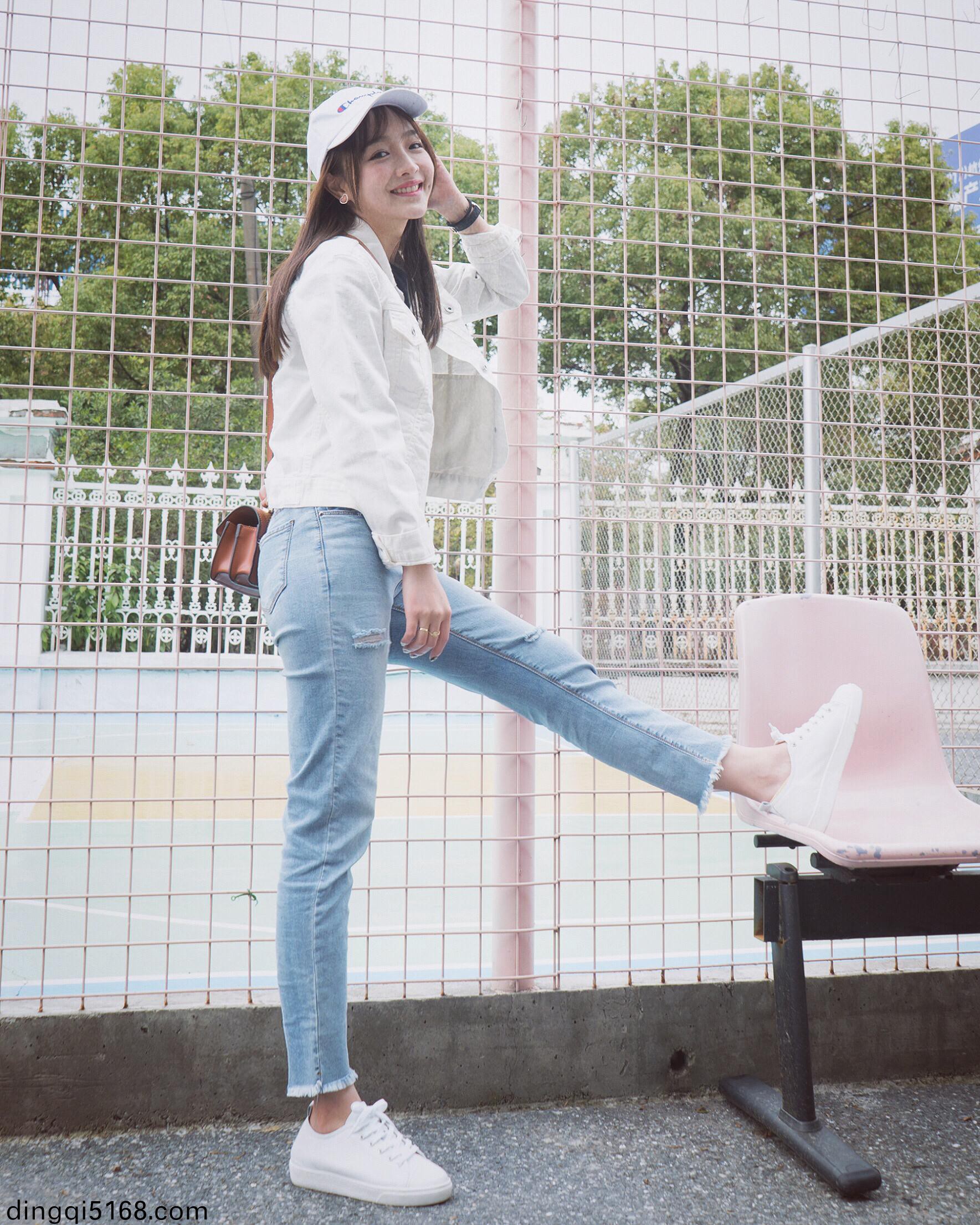 女子花12888元抢自助餐年卡