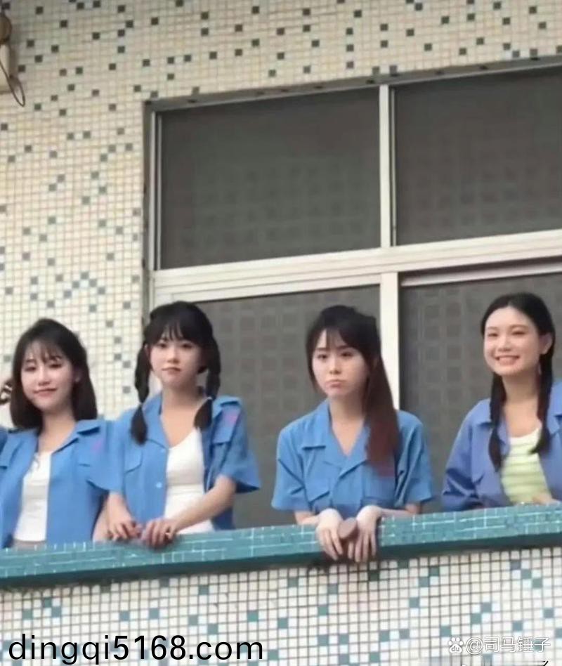 趴在玻璃窗做给别人看是什么感觉